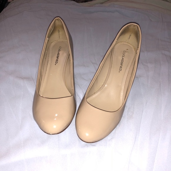 Heels - Picture 2 of 8